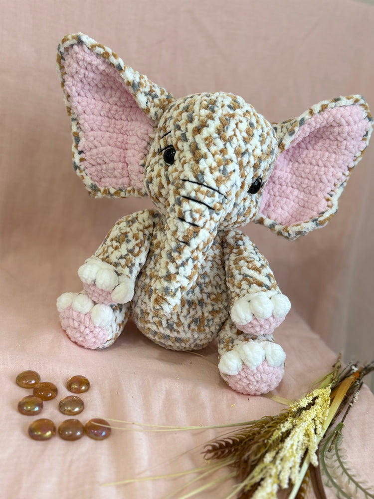 Elefant Handgehäkelt
