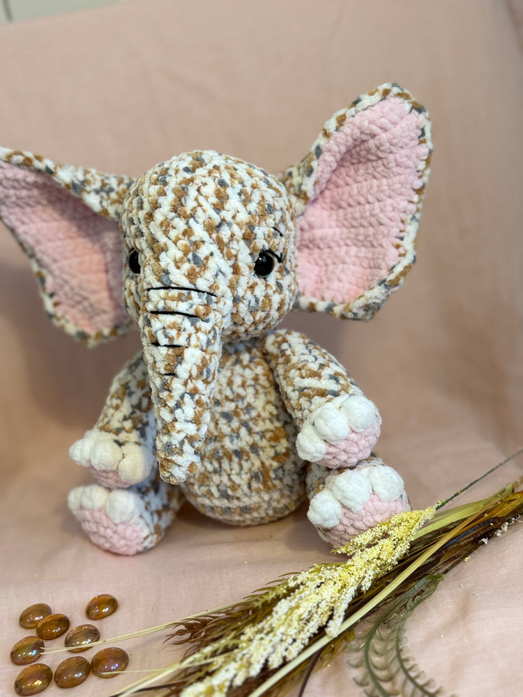 Elefant Handgehäkelt