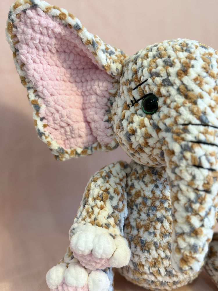 Elefant Handgehäkelt