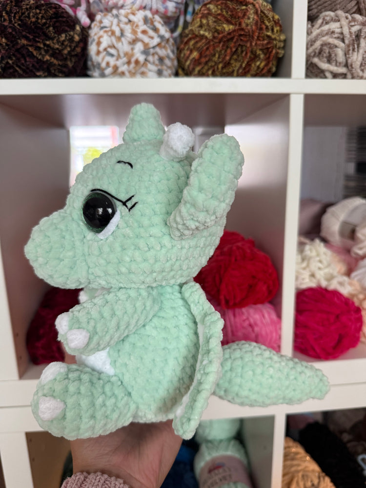 Handgemachter Drache Kuscheltier – mit Liebe gehäkelt